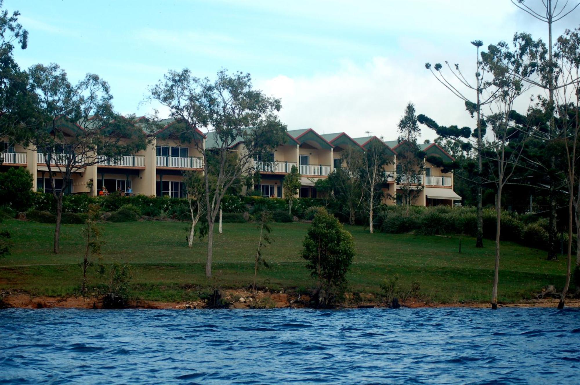 Tinaroo Lake Resort Eksteriør bilde